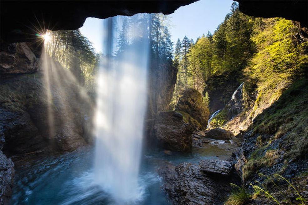 Bed And Breakfast - Die Aelplersuit Fuer Backpackers Im Berghuesli Linthal エクステリア 写真