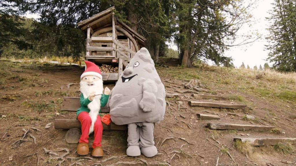Bed And Breakfast - Die Aelplersuit Fuer Backpackers Im Berghuesli Linthal エクステリア 写真