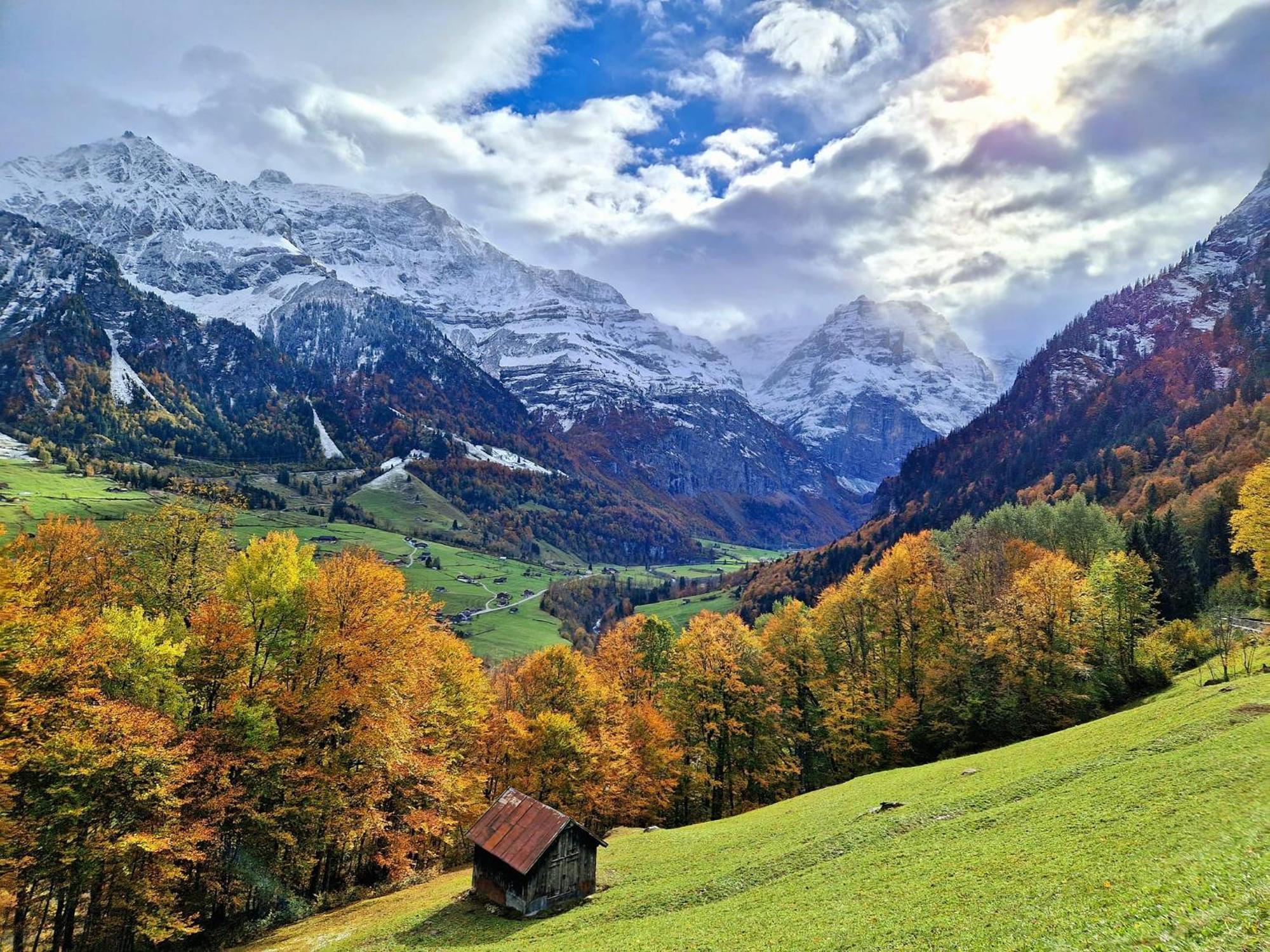 Bed And Breakfast - Die Aelplersuit Fuer Backpackers Im Berghuesli Linthal エクステリア 写真