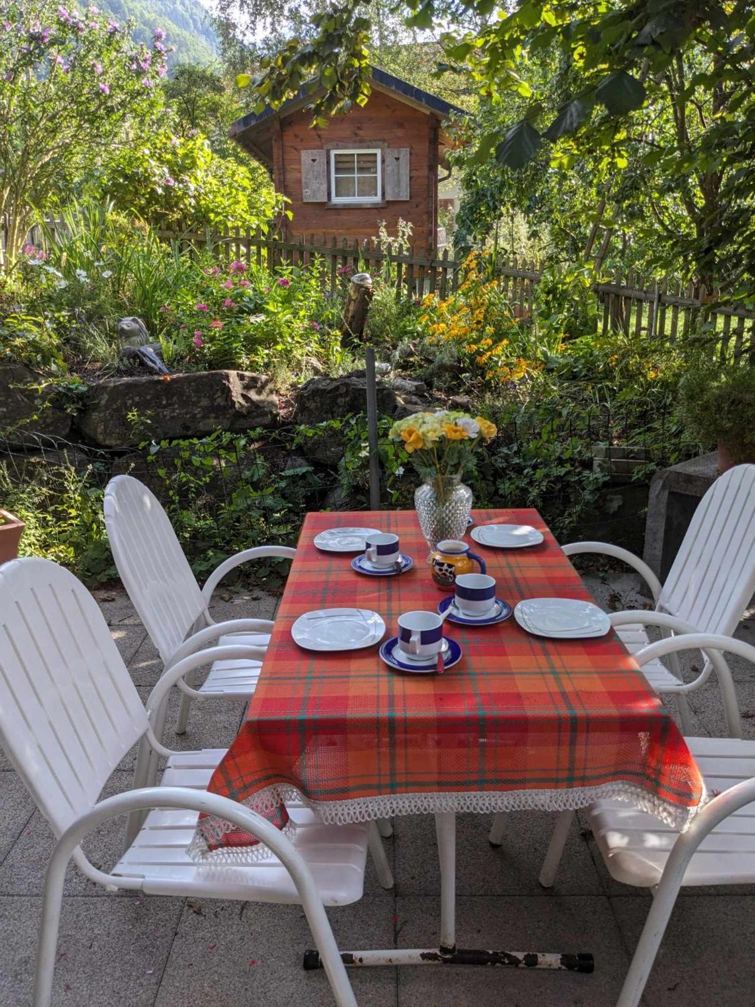 Bed And Breakfast - Die Aelplersuit Fuer Backpackers - Rucksacktouristen Im Berghuesli Linthal エクステリア 写真