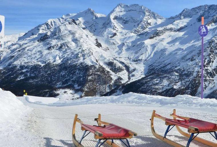Bed And Breakfast - Die Aelplersuit Fuer Backpackers - Rucksacktouristen Im Berghuesli Linthal エクステリア 写真